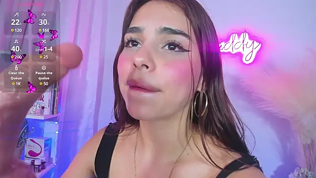 Snapshot of crisbell_lopez chatting on February 22, 1:22 am crisbell lopez online show from February 22, 1:22 am
