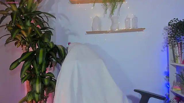 crisbell lopez online show from April 14, 12:59 am