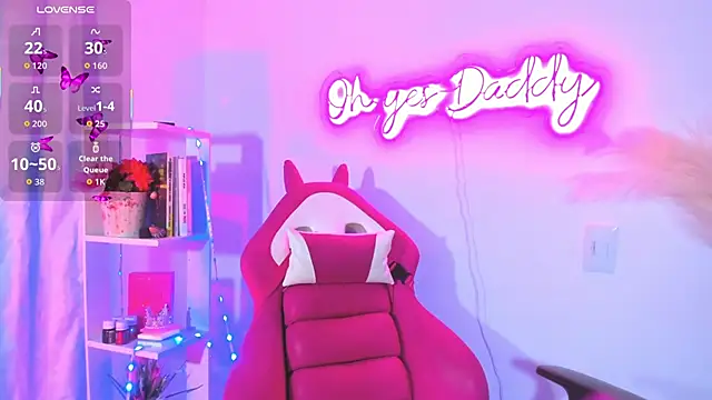 Snapshot of crisbell_lopez chatting on October 30, 1:15 am crisbell lopez online show from October 30, 1:15 am