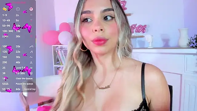 Snapshot of crisbell_lopez chatting on June 27, 12:38 am crisbell lopez online show from June 27, 12:38 am