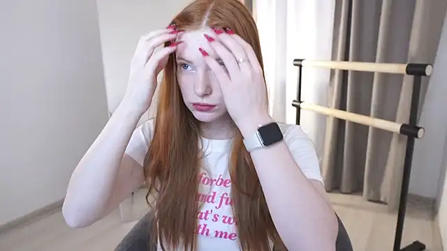 Snapshot of FiaMoor chatting on November 4, 11:14 am FiaMoor online show from November 4, 11:14 am