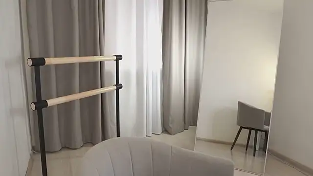 Snapshot of FiaMoor chatting on November 26, 9:42 am FiaMoor online show from November 26, 9:42 am