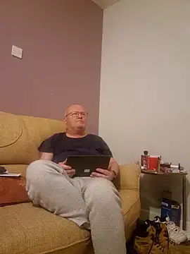 FriendlyDave online show from March 4, 10:05 pm