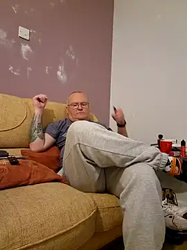 FriendlyDave online show from March 12, 10:28 pm