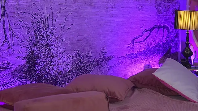 YamiraKim online show from November 8, 6:55 pm