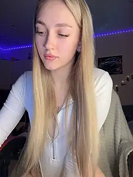 Snapshot of Good__Girl_ chatting on September 21, 4:45 pm Good Girl online show from September 21, 4:45 pm