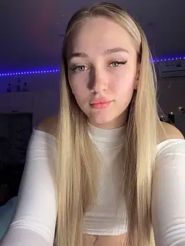 Snapshot of Good__Girl_ chatting on October 16, 6:27 pm Good Girl online show from October 16, 6:27 pm