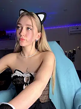 Good  Girl  online show from January 12, 7:31 pm