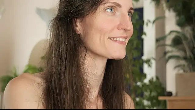 yulladao online show from October 2, 4:10 pm