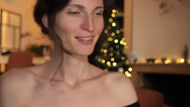 yulladao online show from December 2, 8:06 pm