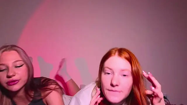 Snapshot of MiaKeler chatting on December 13, 10:02 pm MiaKeler online show from December 13, 10:02 pm