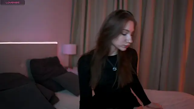 Snapshot of MiaKeler chatting on February 26, 9:53 pm MiaKeler online show from February 26, 9:53 pm