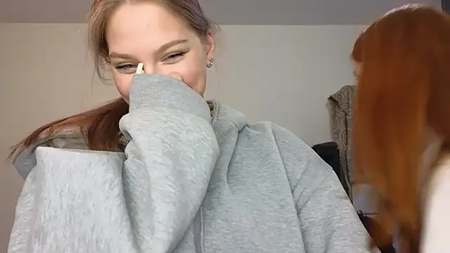 Snapshot of MiaKeler chatting on February 18, 5:53 pm MiaKeler online show from February 18, 5:53 pm