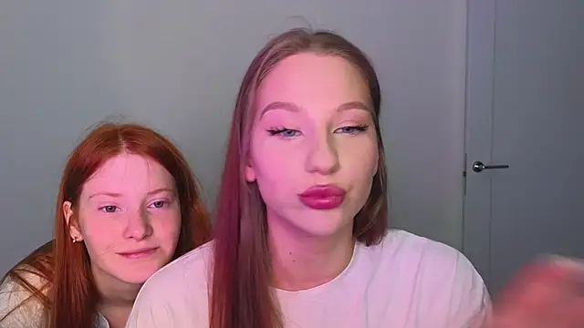 Snapshot of MiaKeler chatting on February 7, 8:42 pm MiaKeler online show from February 7, 8:42 pm