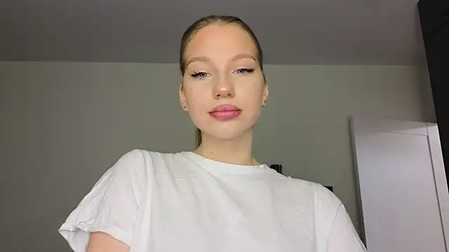 Snapshot of MiaKeler chatting on February 20, 4:58 pm MiaKeler online show from February 20, 4:58 pm