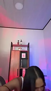 jesica  simpson online show from March 1, 1:44 pm