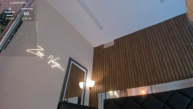 Snapshot of Zoevegass chatting on September 17, 8:44 pm Zoevegass online show from September 17, 8:44 pm