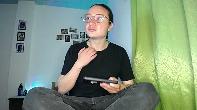 monkeywillwhite online show from November 28, 2:01 am