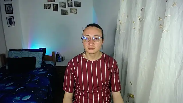 Snapshot of monkeywillwhite chatting on February 12, 3:39 am monkeywillwhite online show from February 12, 3:39 am