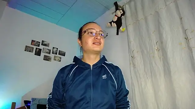 Snapshot of monkeywillwhite chatting on February 18, 2:53 am monkeywillwhite online show from February 18, 2:53 am