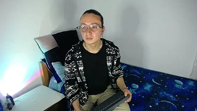 Snapshot of monkeywillwhite chatting on February 28, 4:45 am monkeywillwhite online show from February 28, 4:45 am