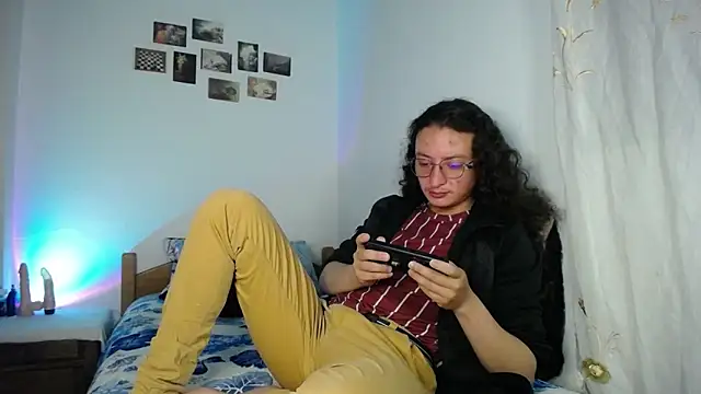 monkeywillwhite online show from March 11, 2:27 am