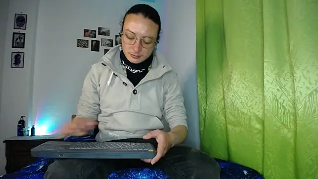 monkeywillwhite online show from November 29, 2:44 am