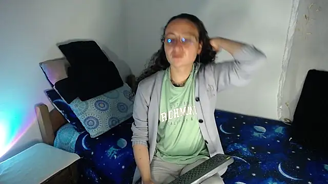 Snapshot of monkeywillwhite chatting on February 26, 3:39 am monkeywillwhite online show from February 26, 3:39 am