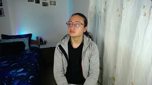 Snapshot of monkeywillwhite chatting on February 13, 3:06 am monkeywillwhite online show from February 13, 3:06 am