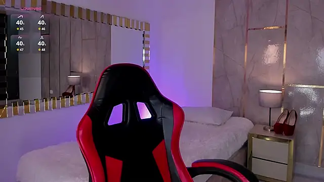 Jiggly   online show from March 10, 5:44 am