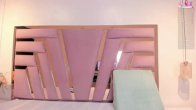 Snapshot of Jiggly__ chatting on November 9, 9:08 pm Jiggly online show from November 9, 9:08 pm