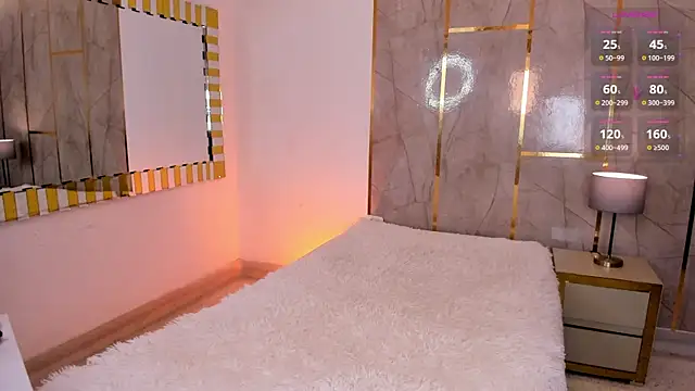 Jiggly   online show from April 19, 5:52 am