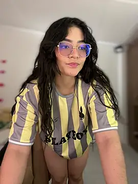 Lia flowers online show from February 11, 11:15 pm