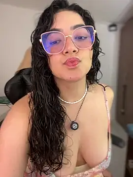 Lia flowers online show from February 16, 11:13 pm