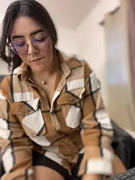 Lia flowers online show from February 17, 11:11 pm