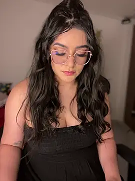 Lia flowers online show from December 13, 11:55 pm