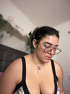 Lia flowers online show from March 17, 11:02 pm
