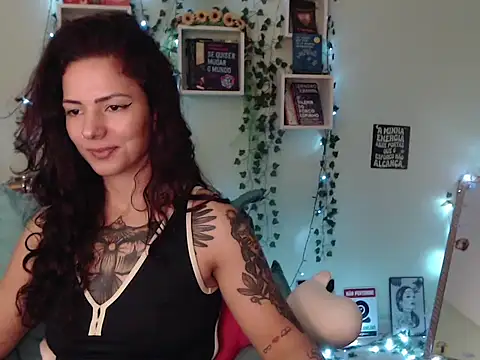 Snapshot of BeellyDance chatting on September 8, 9:36 pm BeellyDance online show from September 8, 9:36 pm