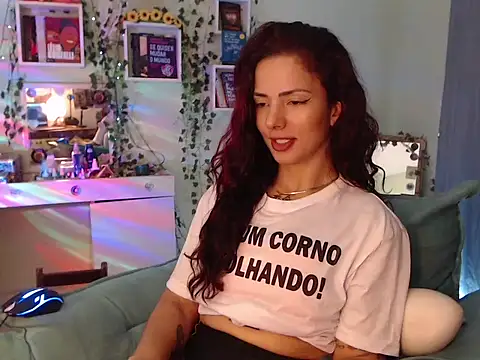 Snapshot of BeellyDance chatting on September 11, 6:19 pm BeellyDance online show from September 11, 6:19 pm
