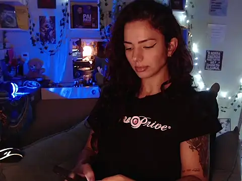 Snapshot of BeellyDance chatting on October 10, 7:25 pm BeellyDance online show from October 10, 7:25 pm