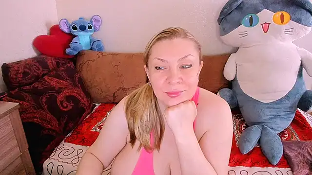 Snapshot of KerryBlareX chatting on April 10, 10:55 am KerryBlareX online show from April 10, 10:55 am