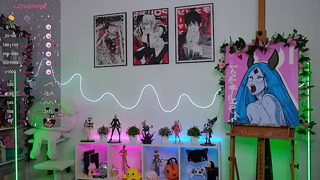 HolliWould  online show from September 25, 5:41 pm