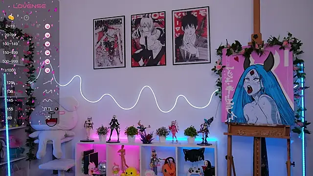 HolliWould  online show from September 30, 5:30 pm