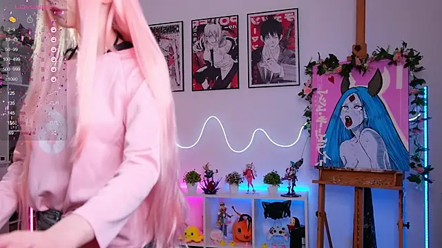 HolliWould  online show from September 23, 6:04 pm