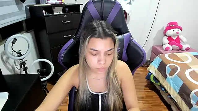 LuisaReyes 2911 online show from December 16, 1:21 am