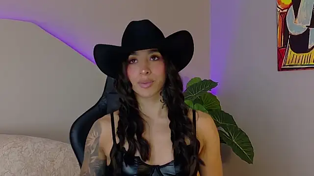 KAYLA BATISTA online show from June 25, 12:30 am
