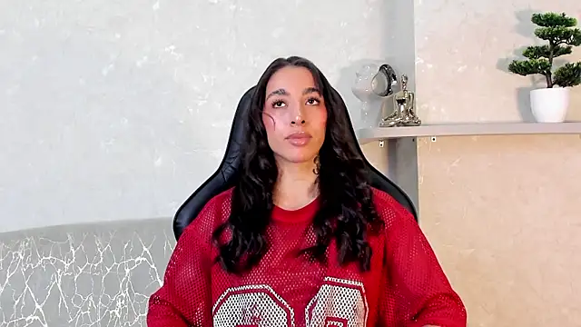 KAYLA BATISTA online show from July 18, 12:08 am