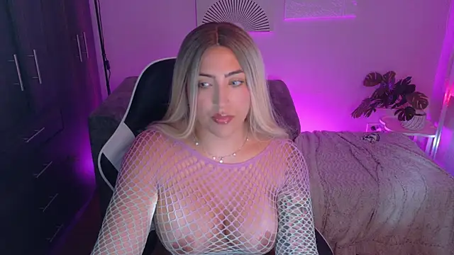 a belladanger online show from April 12, 12:47 am