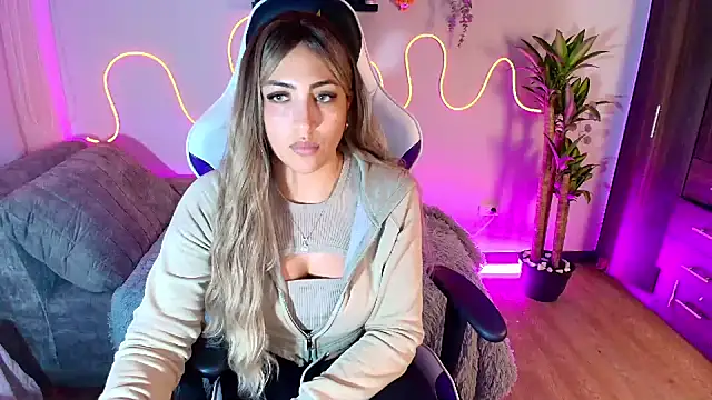 a belladanger online show from February 19, 2:12 am