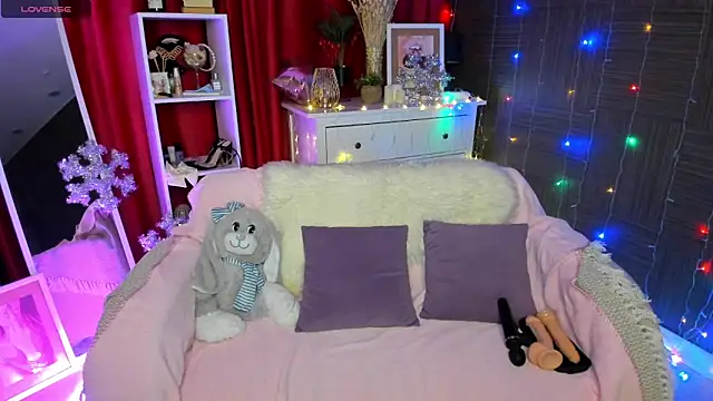 Snapshot of Queen_baby chatting on December 28, 1:39 am Queen baby online show from December 28, 1:39 am